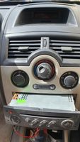 Renault Megane II Radio/CD/DVD/GPS-pääyksikkö 8200461289