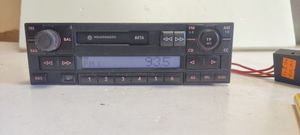 Volkswagen PASSAT B4 Radija/ CD/DVD grotuvas/ navigacija 1J0035152