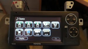 Toyota RAV 4 (XA40) Radio/CD/DVD/GPS-pääyksikkö PZ44500334