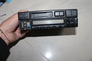 Mercedes-Benz E W124 Radio/CD/DVD/GPS-pääyksikkö 0038206286