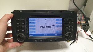 Mercedes-Benz R W251 Radio/CD/DVD/GPS head unit A2518200979