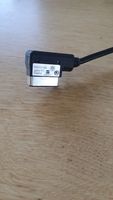 Audi A4 S4 B8 8K USB-pistokeliitin 5N0035558