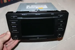 Skoda Octavia Mk2 (1Z) Radio/CD/DVD/GPS-pääyksikkö 1Z0035156M