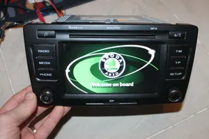 Skoda Octavia Mk2 (1Z) Radio/CD/DVD/GPS-pääyksikkö 1Z0035156M