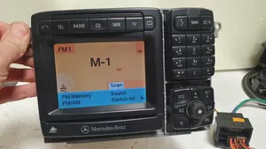 Mercedes-Benz S W220 Unité principale radio / CD / DVD / GPS A2208203789