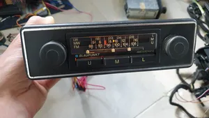 Mercedes-Benz W123 Radio/CD/DVD/GPS-pääyksikkö BLAUPUNKT