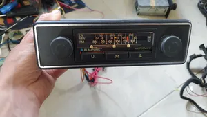 Mercedes-Benz W123 Radio/CD/DVD/GPS-pääyksikkö BLAUPUNKT