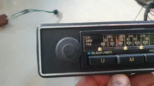 Mercedes-Benz W123 Radio/CD/DVD/GPS-pääyksikkö BLAUPUNKT