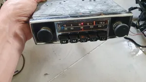 Mercedes-Benz W123 Radio/CD/DVD/GPS-pääyksikkö BLAUPUNKT