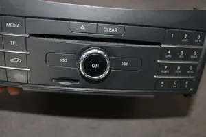 Mercedes-Benz E W212 Radio/CD/DVD/GPS-pääyksikkö A2189003307