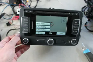 Volkswagen PASSAT B7 Radio / CD/DVD atskaņotājs / navigācija 3C8035279R