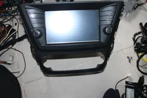 Toyota Avensis T270 Panel / Radioodtwarzacz CD/DVD/GPS 8614005200