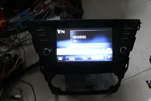 Toyota Avensis T270 Radio/CD/DVD/GPS-pääyksikkö 8614005200