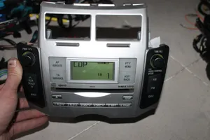 Toyota Yaris Radio / CD-Player / DVD-Player / Navigation 861200D210