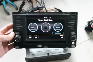 Volkswagen Golf VII Radio/CD/DVD/GPS head unit 3G0919605