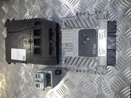 Renault Megane II Engine control unit/module 8200565863