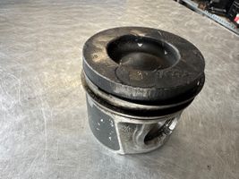 Opel Vivaro Piston 080340