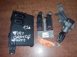 Fiat Grande Punto Komputer / Sterownik ECU i komplet kluczy 00517954300