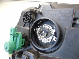 Renault Twingo III Lampa przednia 260103835R