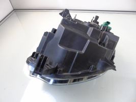 Renault Twingo III Lampa przednia 260103835R