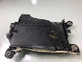 BMW 2 F46 Boîte de batterie 7641797