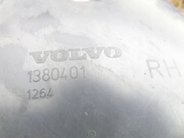 Volvo 940 Rivestimento paraspruzzi passaruota anteriore 1380401