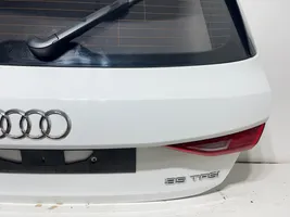 Audi A3 8Y Lava-auton perälauta 