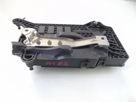 Audi A1 Подошва крепления аккумулятора 2Q0915331
