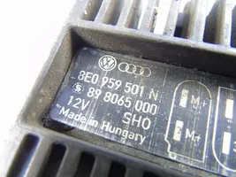 Audi A4 S4 B7 8E 8H Aušinimo ventiliatoriaus rėlė 8E0959501N