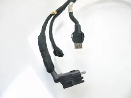 Ford Fiesta USB-pistokeliitin HS7T-14F014-AD