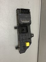 Opel Vectra C Module de fusibles 13199490