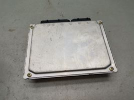 Volkswagen PASSAT B5 Sterownik / Moduł ECU 8D0906018R