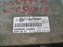 Volkswagen Golf IV Sterownik / Moduł ECU 06A906019