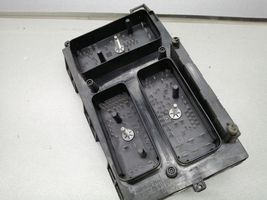 Opel Zafira B Module de fusibles 13250232