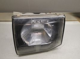 Mitsubishi Pajero Lampa przednia 