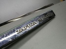 Opel Zafira B Éclairage de plaque d'immatriculation 13137862