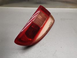 Toyota Avensis T220 Luci posteriori del portellone del bagagliaio 89022026