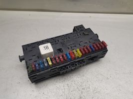 Volkswagen Golf II Fuse module 171941813D