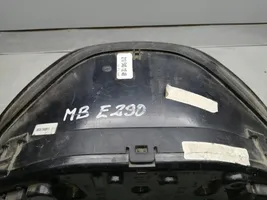 Mercedes-Benz E W210 Geschwindigkeitsmesser Cockpit 2105401248