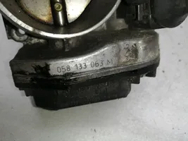 Audi A4 S4 B5 8D Clapet d'étranglement 058133063M