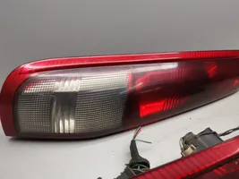 Nissan X-Trail T30 Set feux arrière / postérieurs 