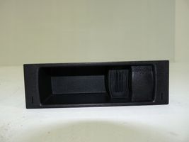 Volkswagen Tiguan USB jungtis 8E0857925E