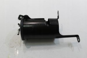 Volkswagen Fox Staffa/supporto di montaggio del filtro carburante 5Z0130380A