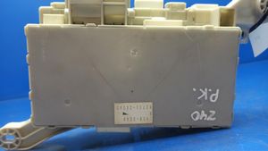 Lexus SC 430 Module de fusibles 8273024040