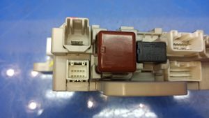 Lexus SC 430 Module de fusibles 8273024040