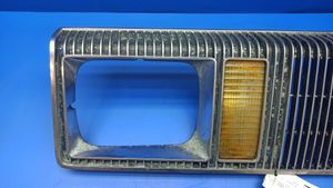 Oldsmobile Omega Grille calandre supérieure de pare-chocs avant 59699862