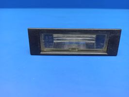 BMW 6 E63 E64 Lampa oświetlenia tylnej tablicy rejestracyjnej 7165735