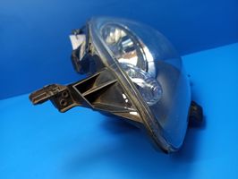 Toyota Aygo AB10 Lampa przednia 811500H020