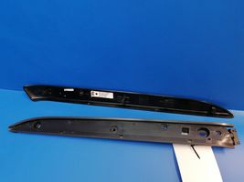 Land Rover Discovery 5 Moulure/baguette de porte avant HY32237B74