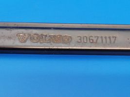 Volvo S40 Panel mocowania chłodnicy 30671117